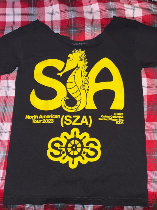 Sza Tops - SZA North American Tour 2023 Black Tee with Yellow Print